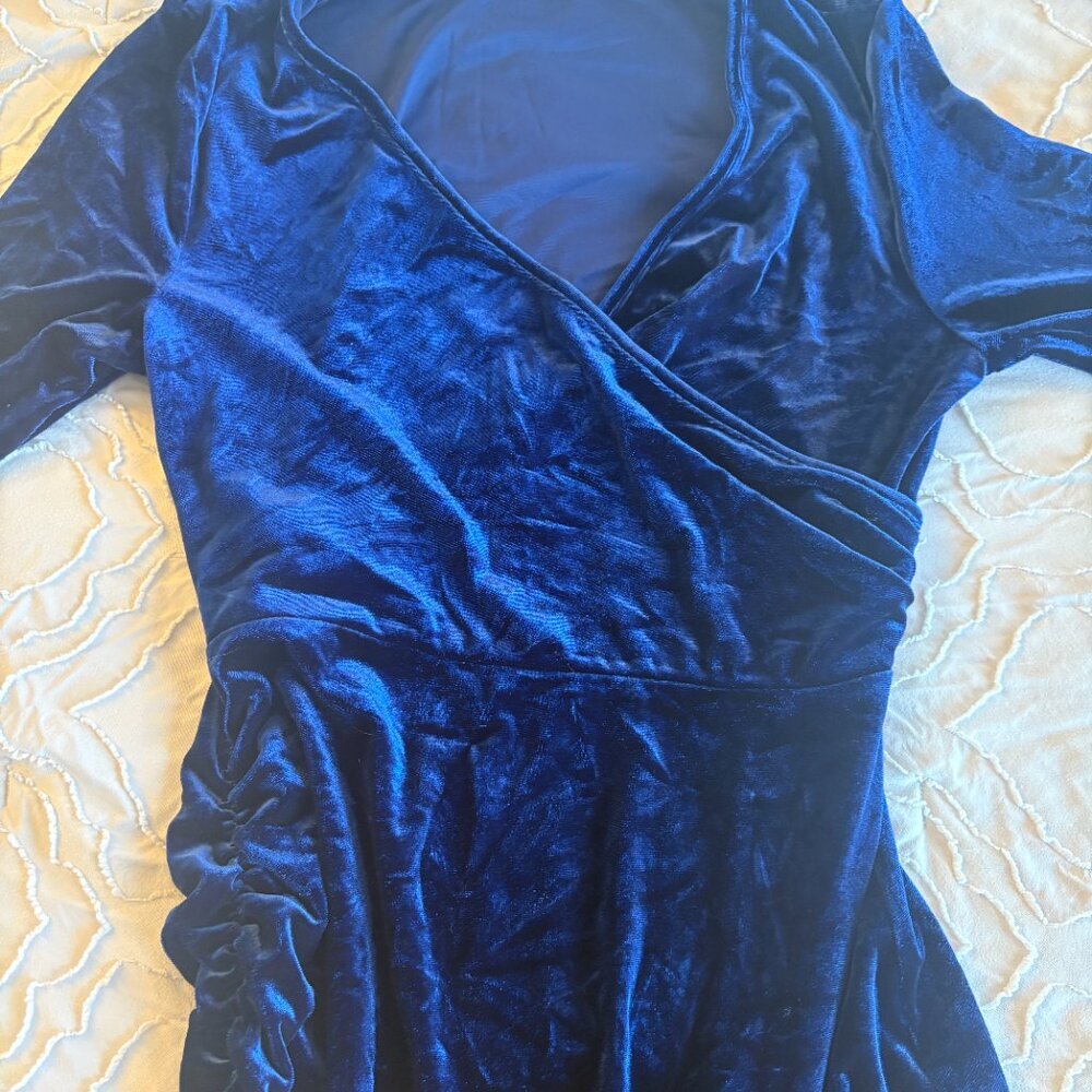 NWOT Amazon Brands Wrap Bodycon Ruched Velvet Cocktail Dress - Picture 4 of 6